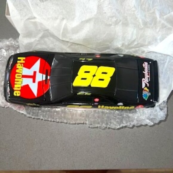 Ernie Irvan #88 Texaco Havoline 1995 NASCAR 1:24 Diecast Platinum Series - Picture 3 of 16